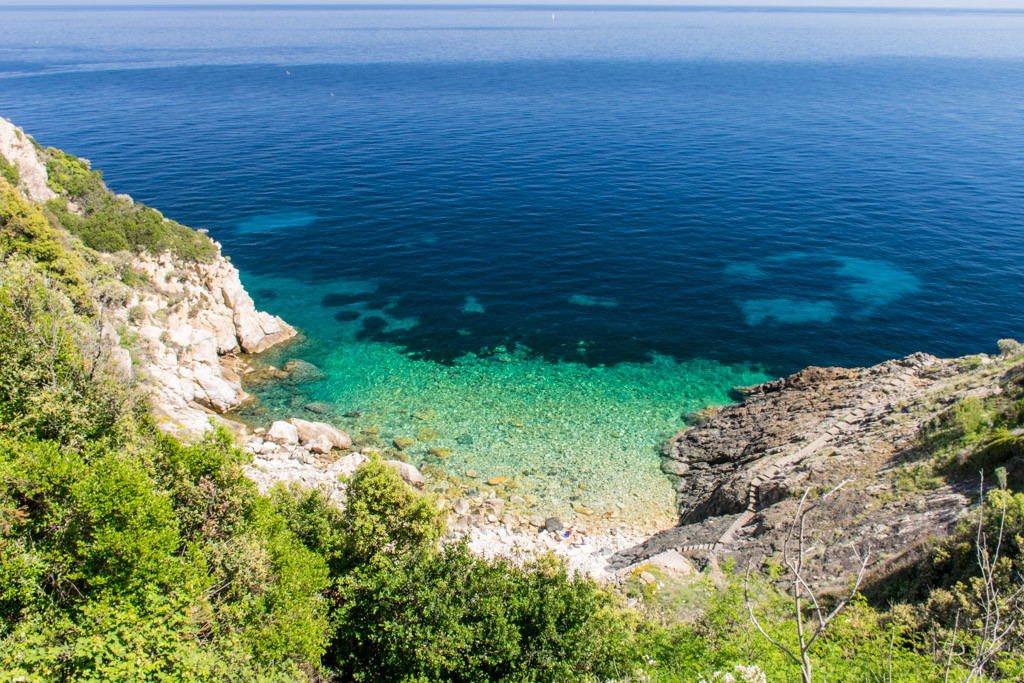 Spiaggia Della Crocetta Una Spiaggia Dellisola Delba Da